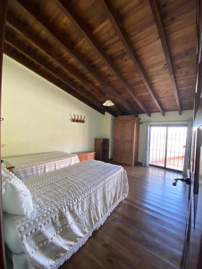 Espaciosa Y Elegante Casa Rural En Los Marines Extérieur photo