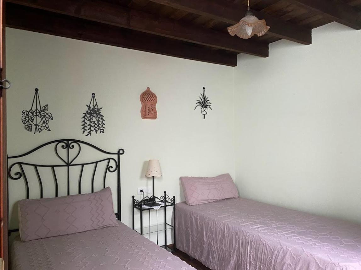 Espaciosa Y Elegante Casa Rural En Los Marines Extérieur photo
