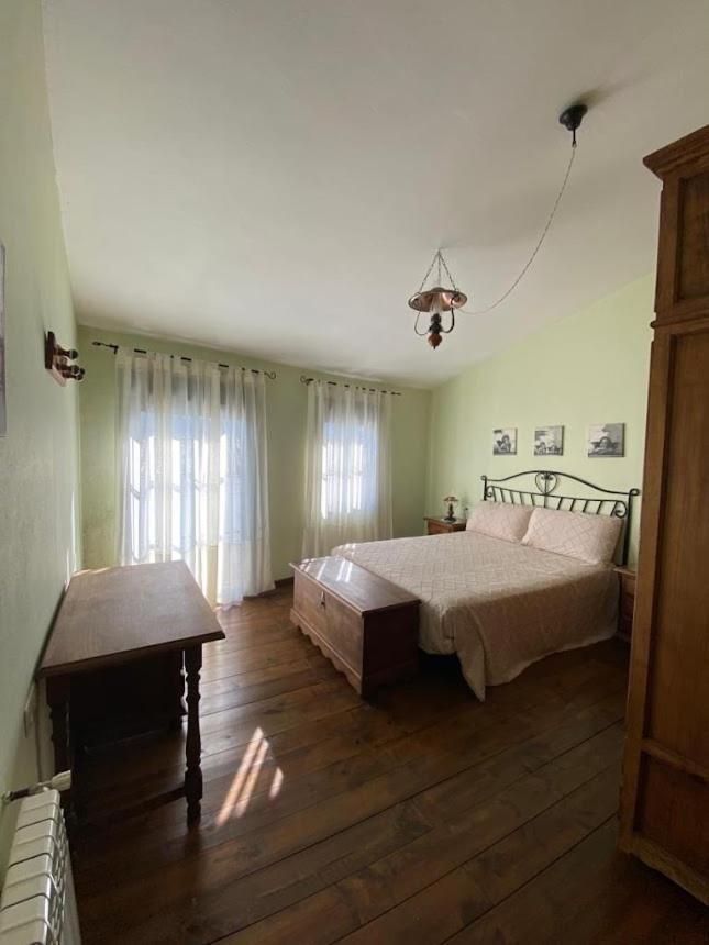 Espaciosa Y Elegante Casa Rural En Los Marines Extérieur photo