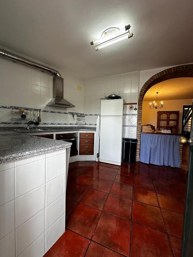 Espaciosa Y Elegante Casa Rural En Los Marines Extérieur photo