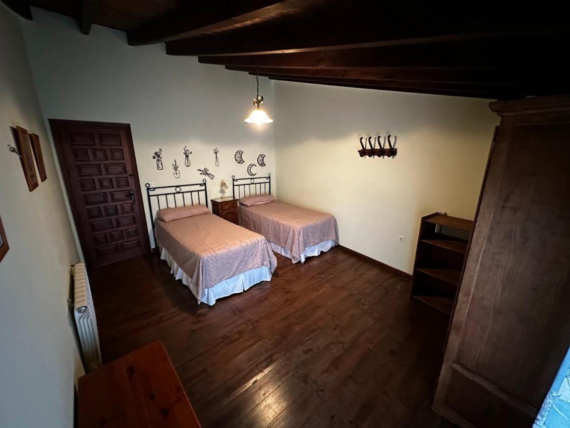 Espaciosa Y Elegante Casa Rural En Los Marines Extérieur photo