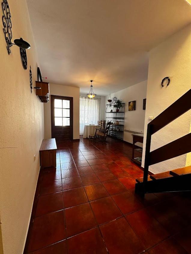 Espaciosa Y Elegante Casa Rural En Los Marines Extérieur photo